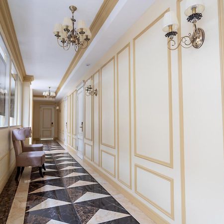 Hotel Royal Bv à Ustʼ-Kamenogorsk Extérieur photo
