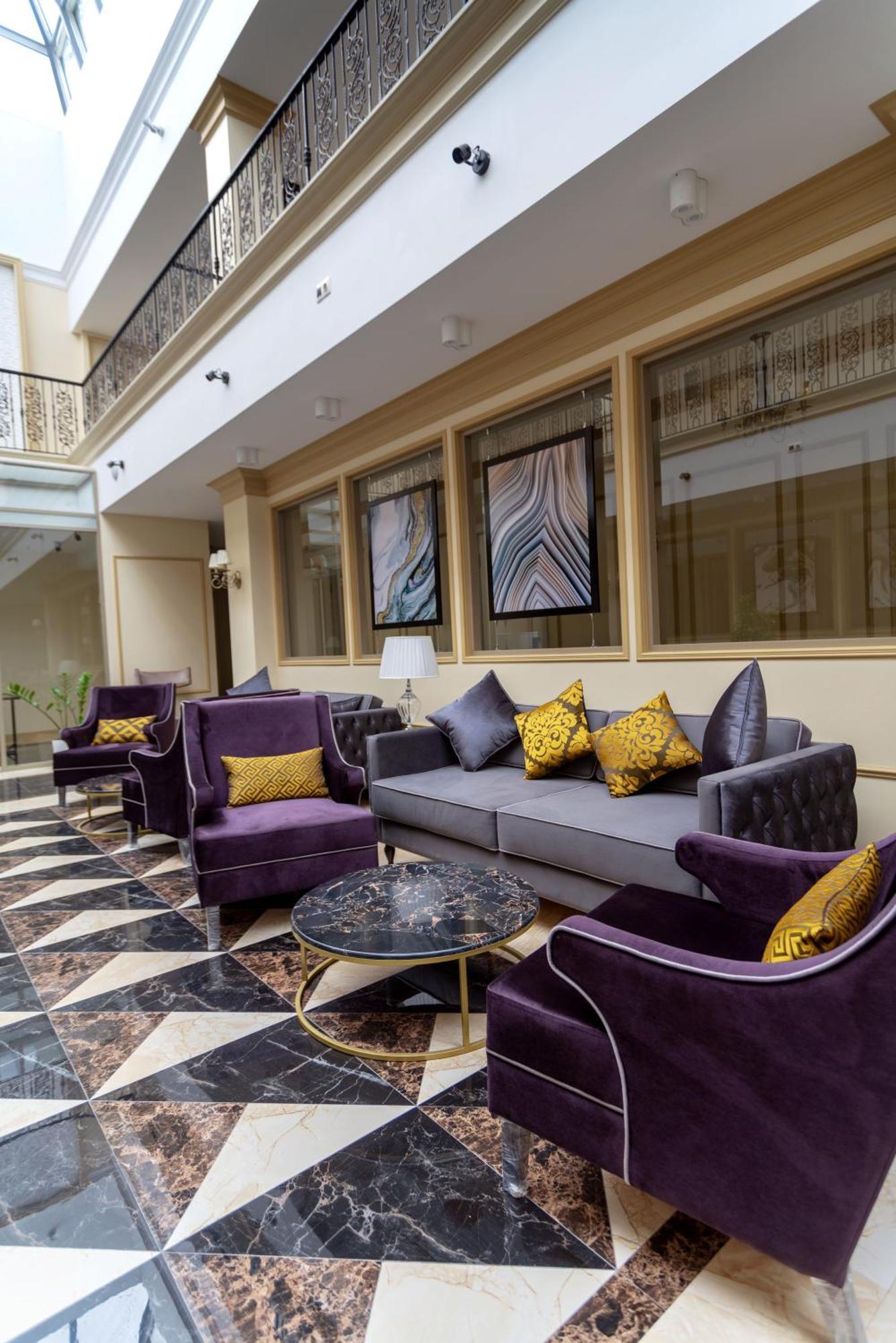Hotel Royal Bv à Ustʼ-Kamenogorsk Extérieur photo