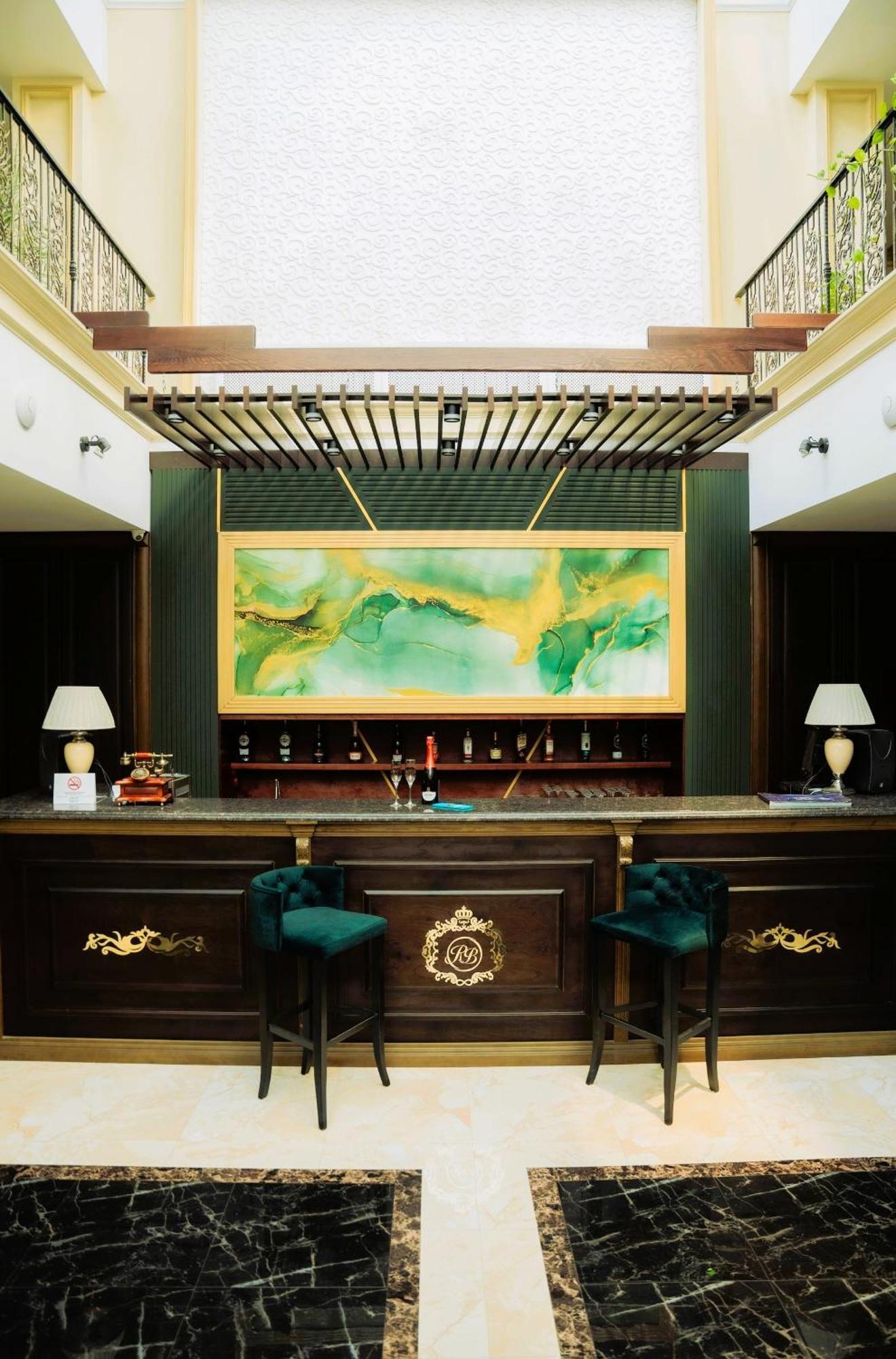 Hotel Royal Bv à Ustʼ-Kamenogorsk Extérieur photo