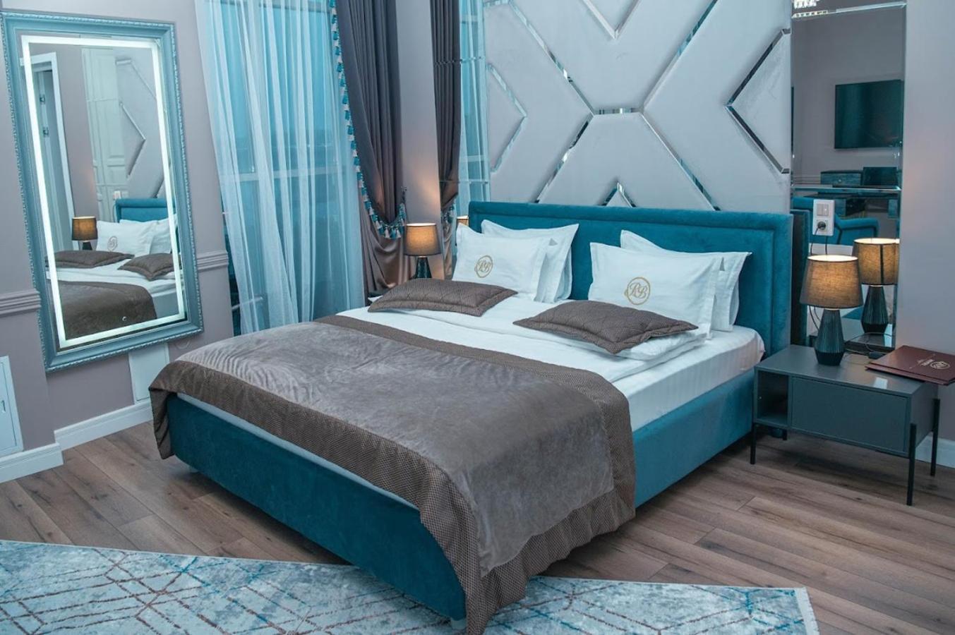 Hotel Royal Bv à Ustʼ-Kamenogorsk Extérieur photo