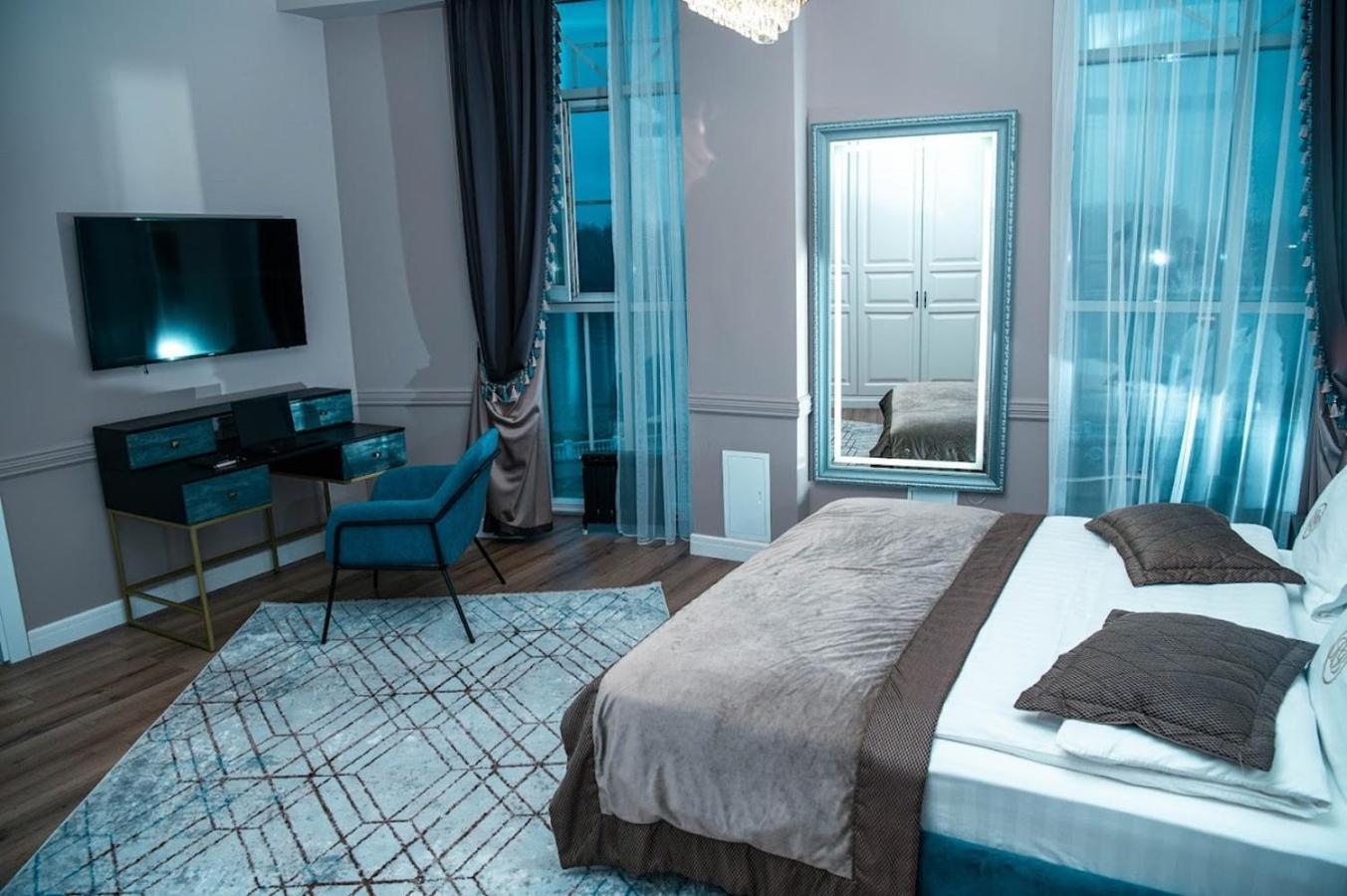 Hotel Royal Bv à Ustʼ-Kamenogorsk Extérieur photo