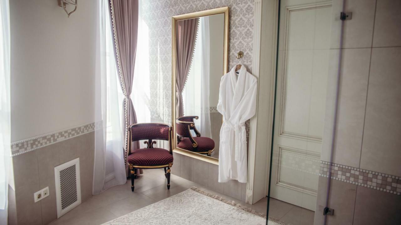 Hotel Royal Bv à Ustʼ-Kamenogorsk Extérieur photo
