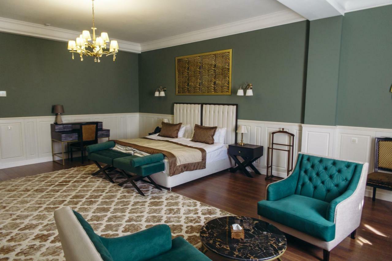 Hotel Royal Bv à Ustʼ-Kamenogorsk Extérieur photo