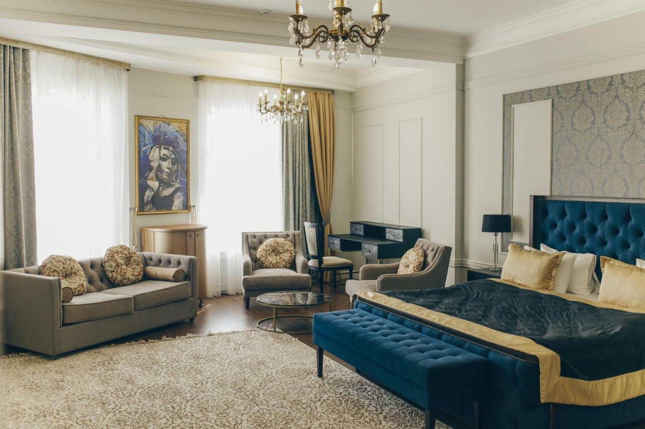 Hotel Royal Bv à Ustʼ-Kamenogorsk Extérieur photo