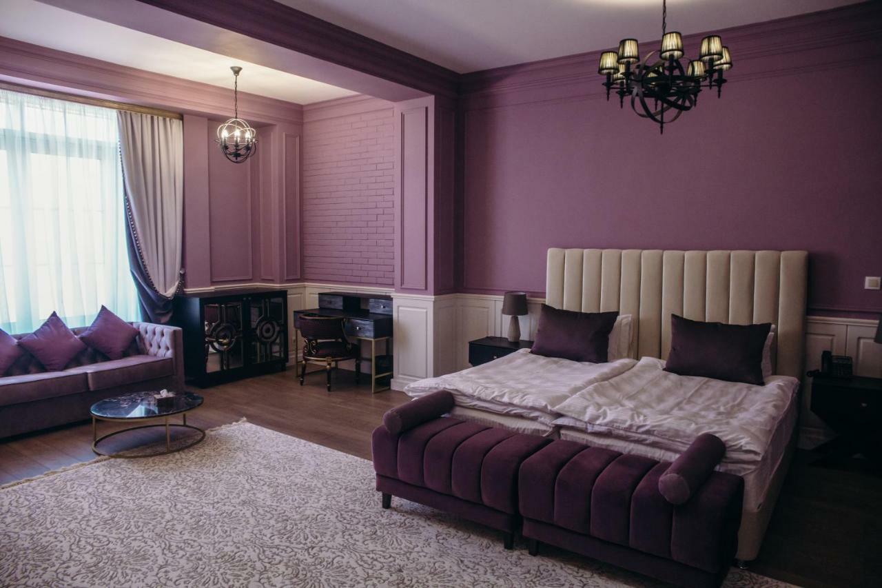 Hotel Royal Bv à Ustʼ-Kamenogorsk Extérieur photo