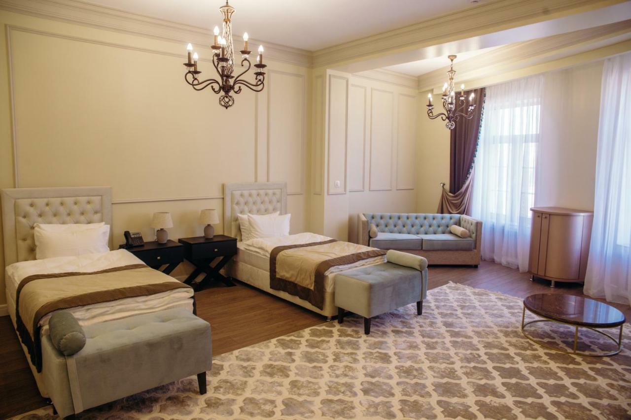 Hotel Royal Bv à Ustʼ-Kamenogorsk Extérieur photo