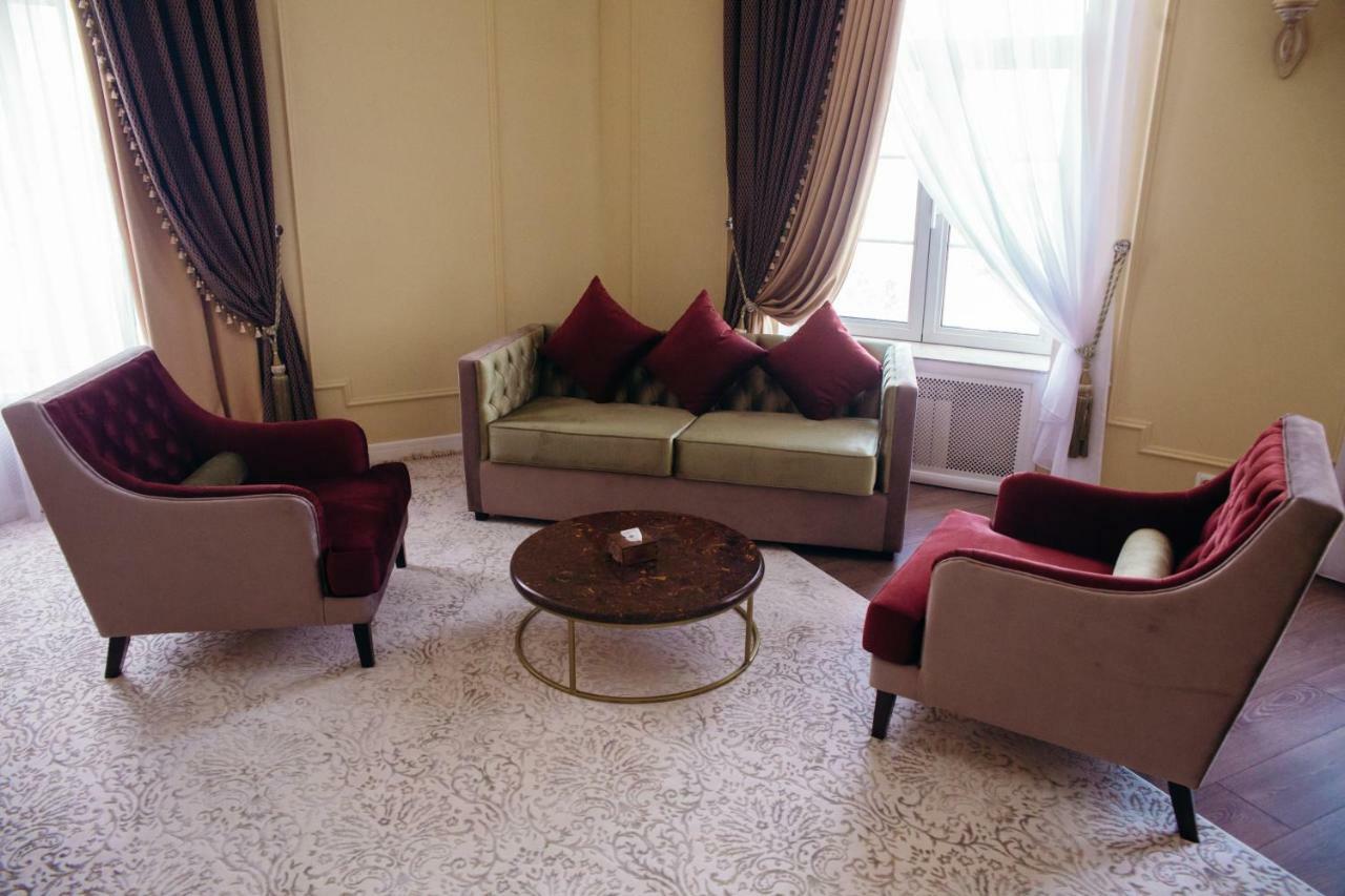 Hotel Royal Bv à Ustʼ-Kamenogorsk Extérieur photo
